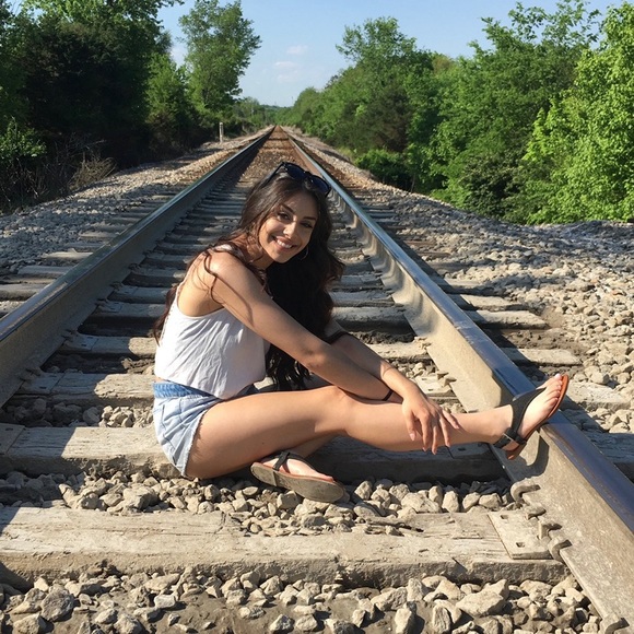 Meet your Posher, Taylor - Picture 1 of 1